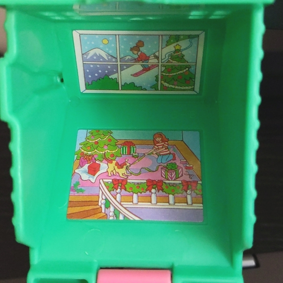 1995 Polly Pocket McDonald's Chalet - Picture 4 of 5